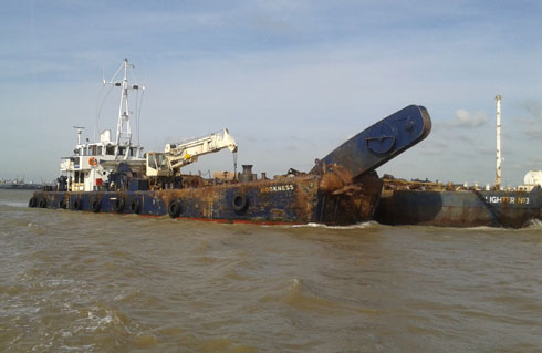 34m Salvage/Work Barge 'Hookness'